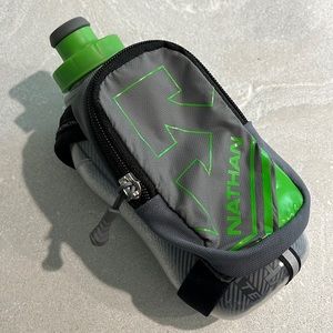 Nathan Handheld Insulated Water Bottle For Running